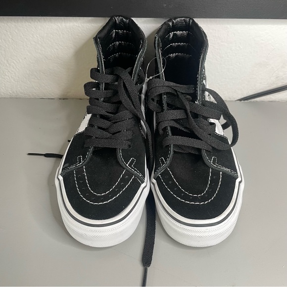 Vans - Picture 3 of 7